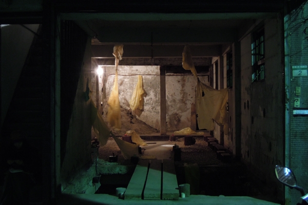 《特稿》莫比斯圓環公社╳謝東寧策展《身體平台》：打破一幢身體廢墟
