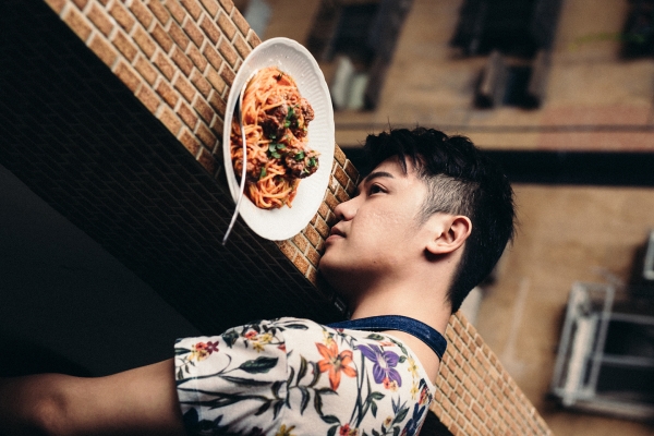 七月封面｜
控制狂的完美日常感：
Soac與《餐桌上》