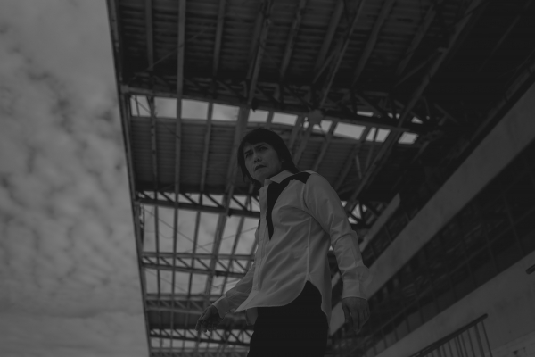 九月封面│
假中求真，不減本色；變成另一個「我」在裡面
──伍佰的表演世界