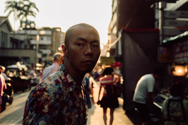 九月封面｜俗擱有「麗」！宛如一記重拳來到你的眼前：設計師小子