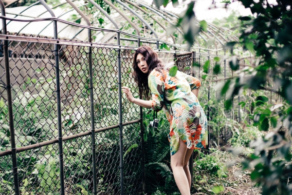 五月封面|在你耳邊說話的女朋友:魏如萱與《言花》