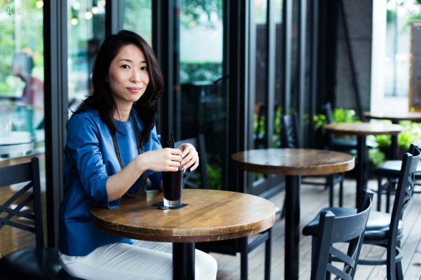 關於父親母親,還有台日混血的她:專訪一青妙《我的箱子》、《日本媽媽的臺菜物語》