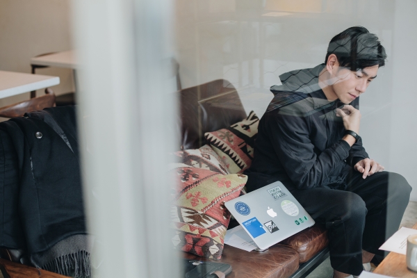 如果廣告消失了|時代的展覽共感——專訪 INCEPTION 啟藝策展人梁浩軒