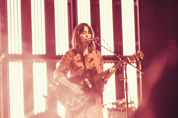 為難堪與悲傷取一個明亮的名字：專訪創作歌手 Feist 