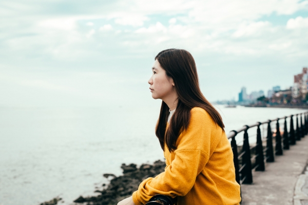 平靜地捏爛一條手帕:專訪《很愛但不能》楊瀅靜