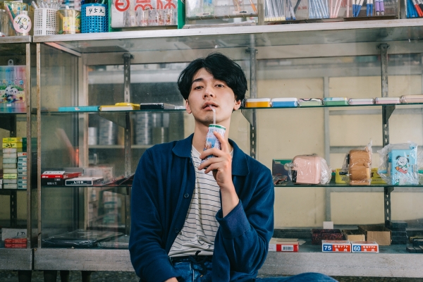 飲料成癮份子｜
飲料童年往事：喝的時候酷，喝完臉紅紅