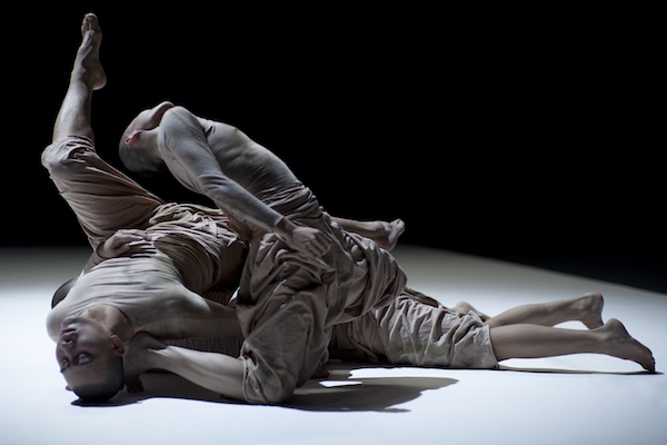 用藝術對抗生命消逝的恐懼：「陶身體劇場」的舞蹈與音樂