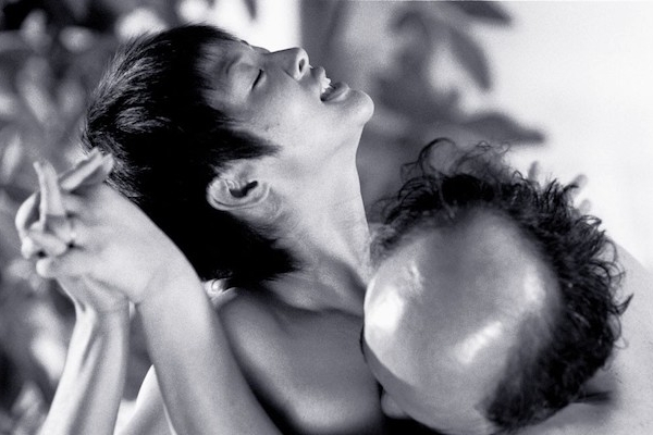 金馬 55 選片|
在窺視中彌補愛的無能:《六月之蛇》