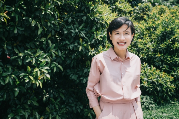 站成一棵樹，專訪鄭麗君：我們可以留在自己的土地上，說自己的故事