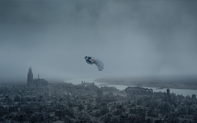 窗景外的城市模型、手捏出一座廢墟：洛伊安德森《千日千夜》的美學世界如何構成？