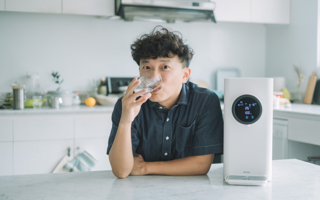 叮咚的山居生活進化：養一隻 Haier 小白鯨，與家人好好喝水