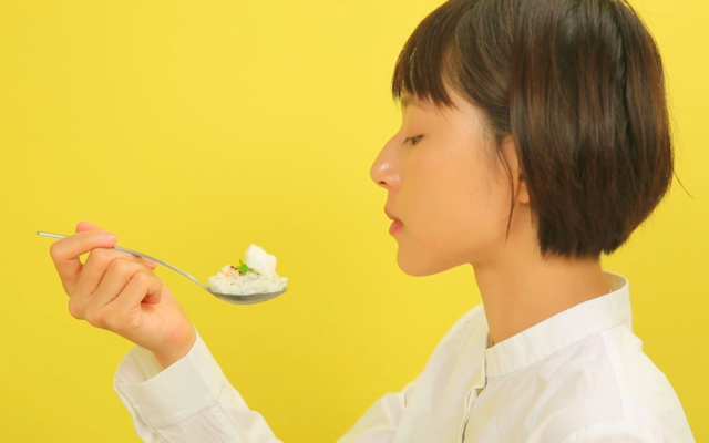 晚餐就吃「流感生雞蛋拌飯」吧!《虛幻生命》展,從生物藝術預見「人以外的歷史」