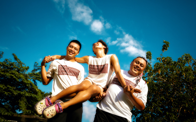 卡拉 OK 疼痛紀事:當我們飆歌時,唱的是什麼傷痛?——布拉瑞揚舞團《#是否》