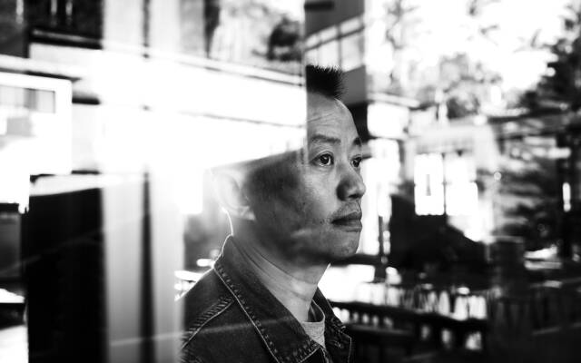 賭徒爸爸,信徒媽媽,通靈哥哥,和導演我──專訪盧盈良《神人之家》