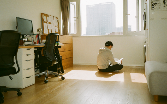 在不為什麼的事情上努力，是對社會最高級的反叛──專訪漫畫家我是白