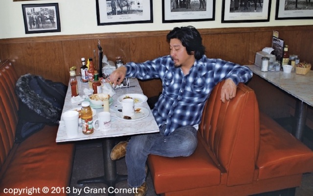 當料理與主廚的對決，最終只能成為一場垃圾分類──愛德華李《煙燻與醃漬》