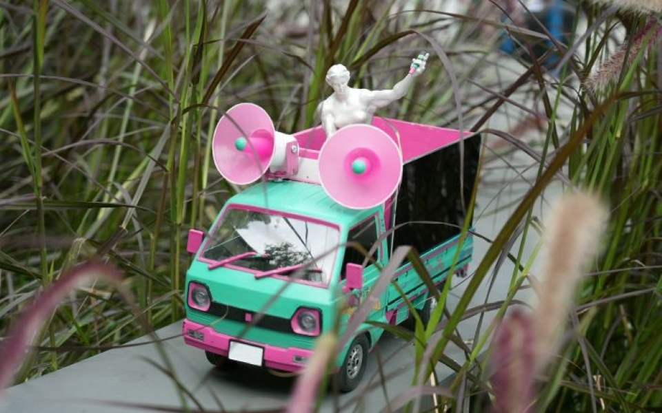 藝術家不講人話怎麼辦？（就整他）──專訪張允菡╳倪祥 Podcast《移動的廣波》