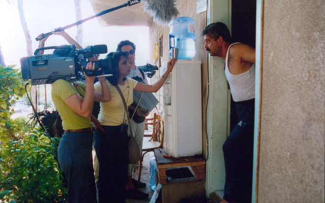 電影被掠奪了，就再把它拍回來──《國王與臨演》導演談巴勒斯坦影像的劫後轉生