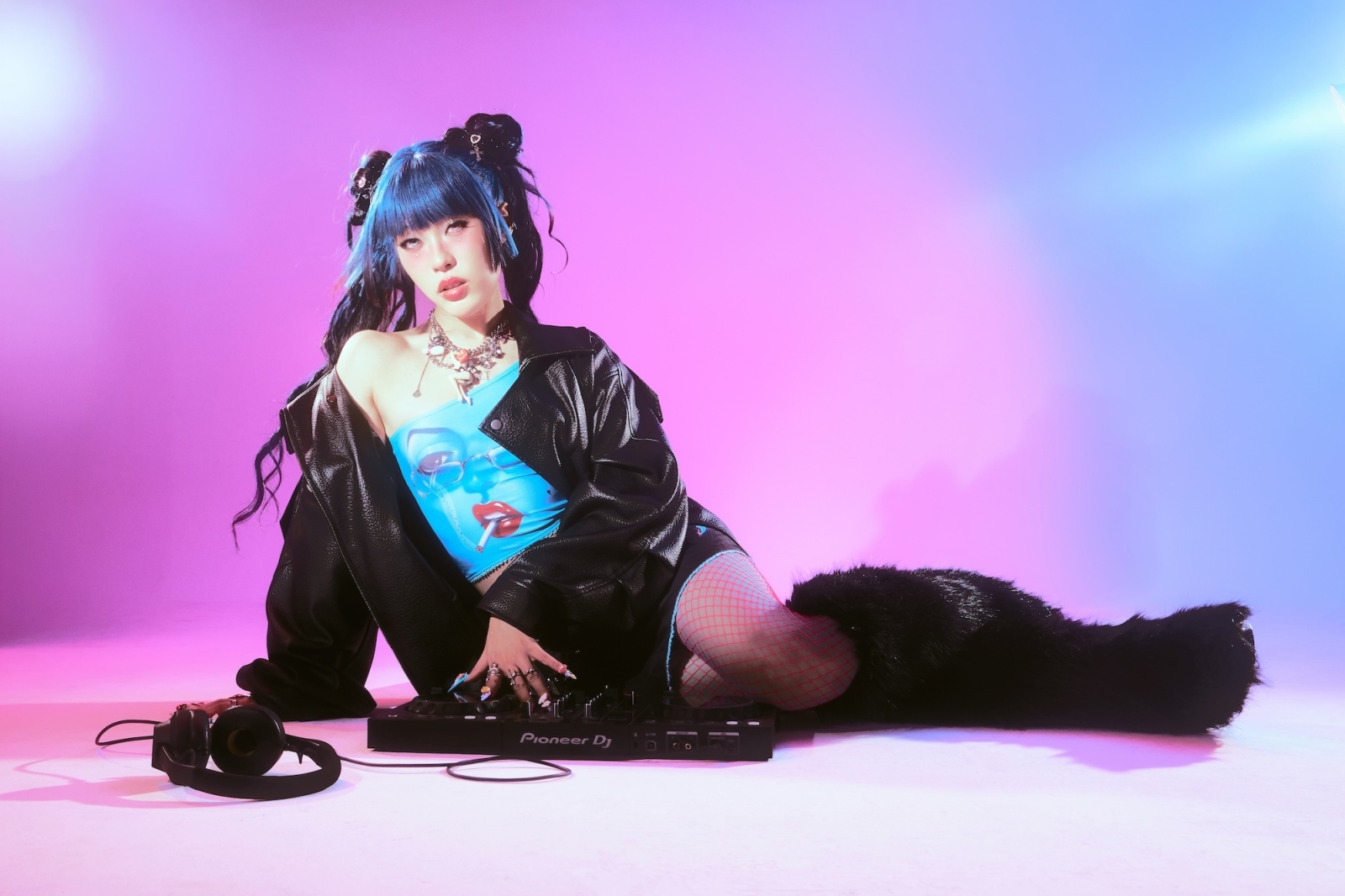 死女專訪：如果我是 C.Holly，你會愛我嗎？
